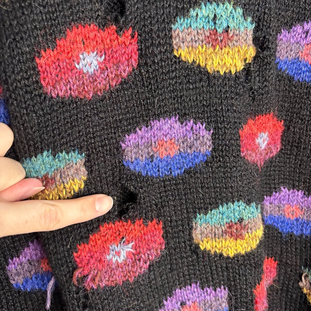 Vintage Peruvian Connection Sweater Womens Large Black Bright Floral *Flawed - Picture 7 of 15